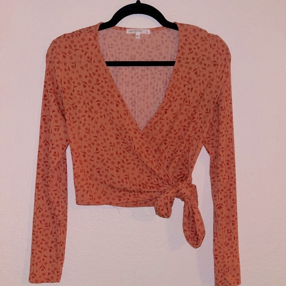 Long sleeved Crop Top with Tie by Antistar